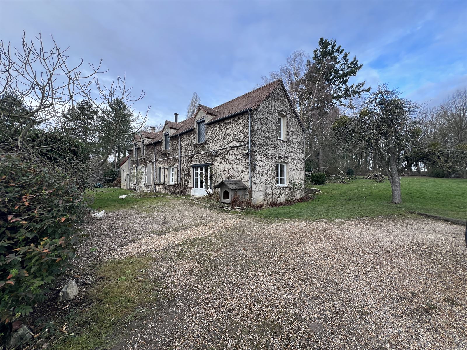 La maison, façade côté accès