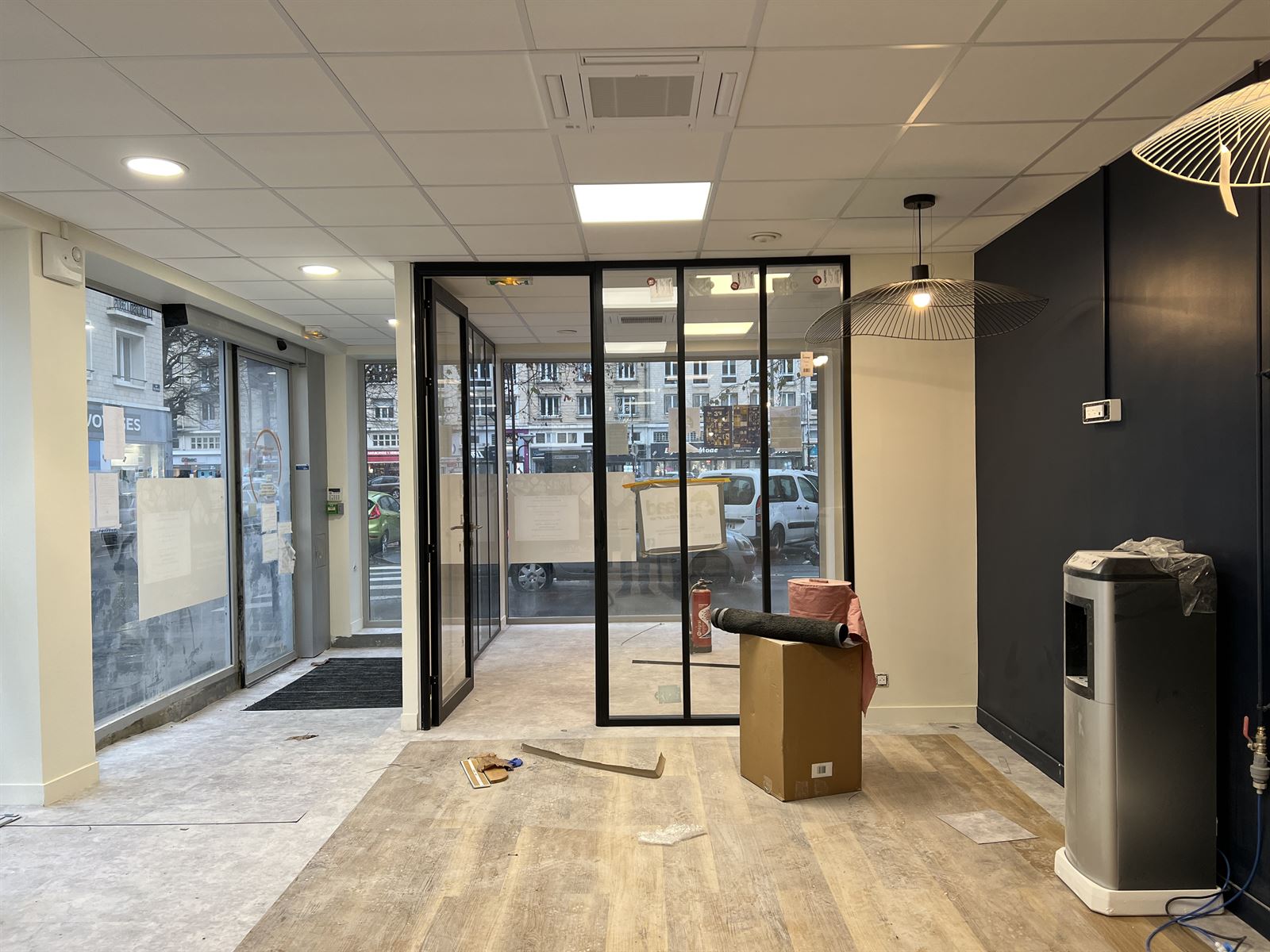 Bureaux rénovés à Caen, verrière