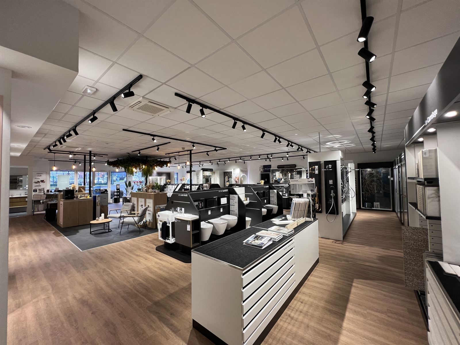 Showroom CEDEO, Ifs - 14