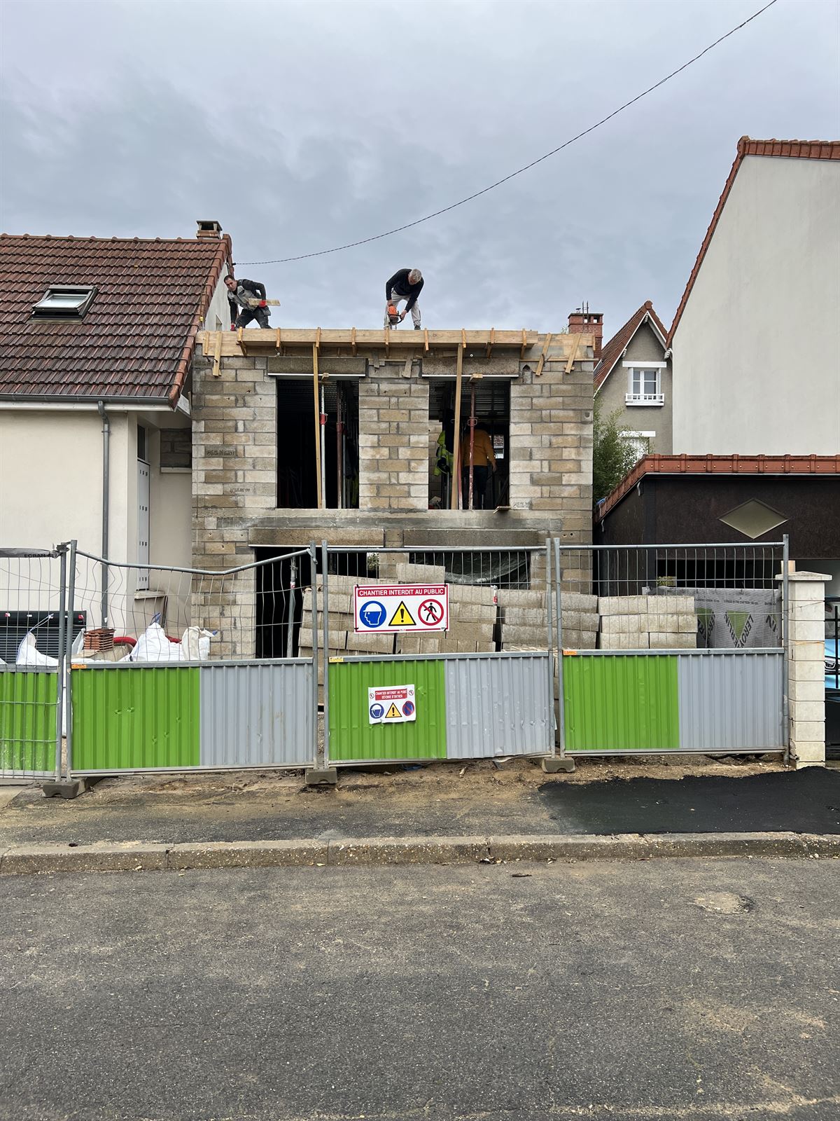 Rez-de-chaussée monté