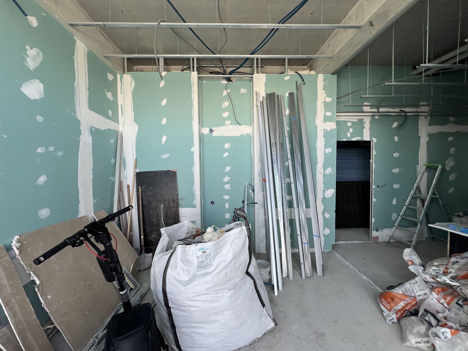 Le chantier, doublages en plaques