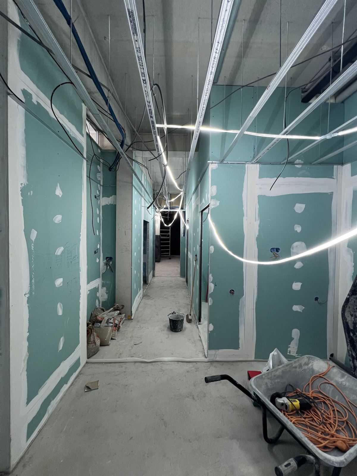 Le chantier, couloir desservant les salles du hammam