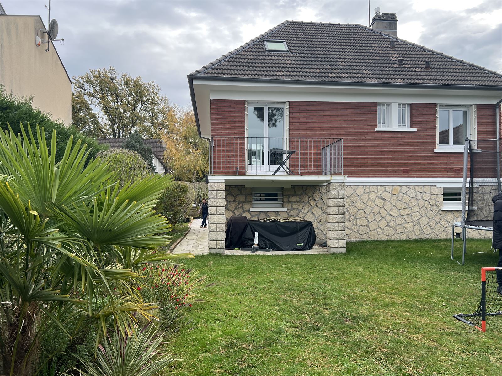 Façade arrière et terrasse, état existant