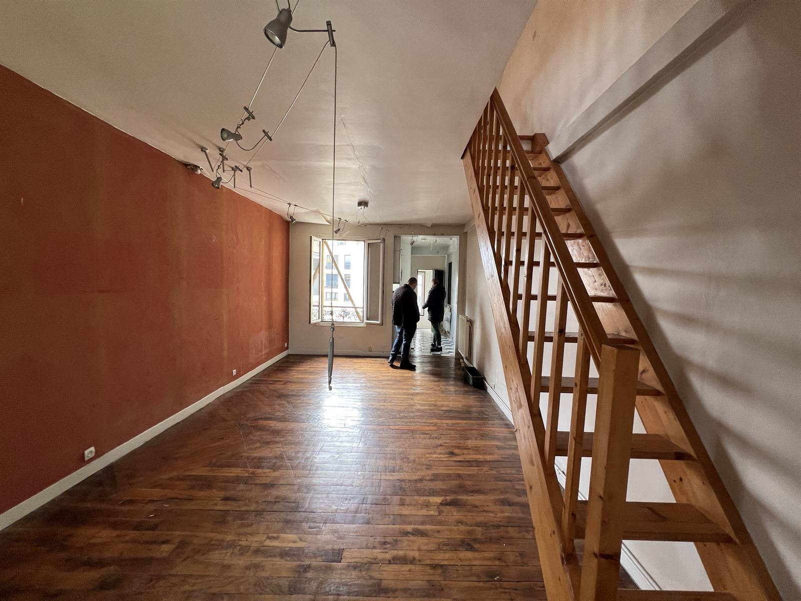 Séjour et escalier, état existant