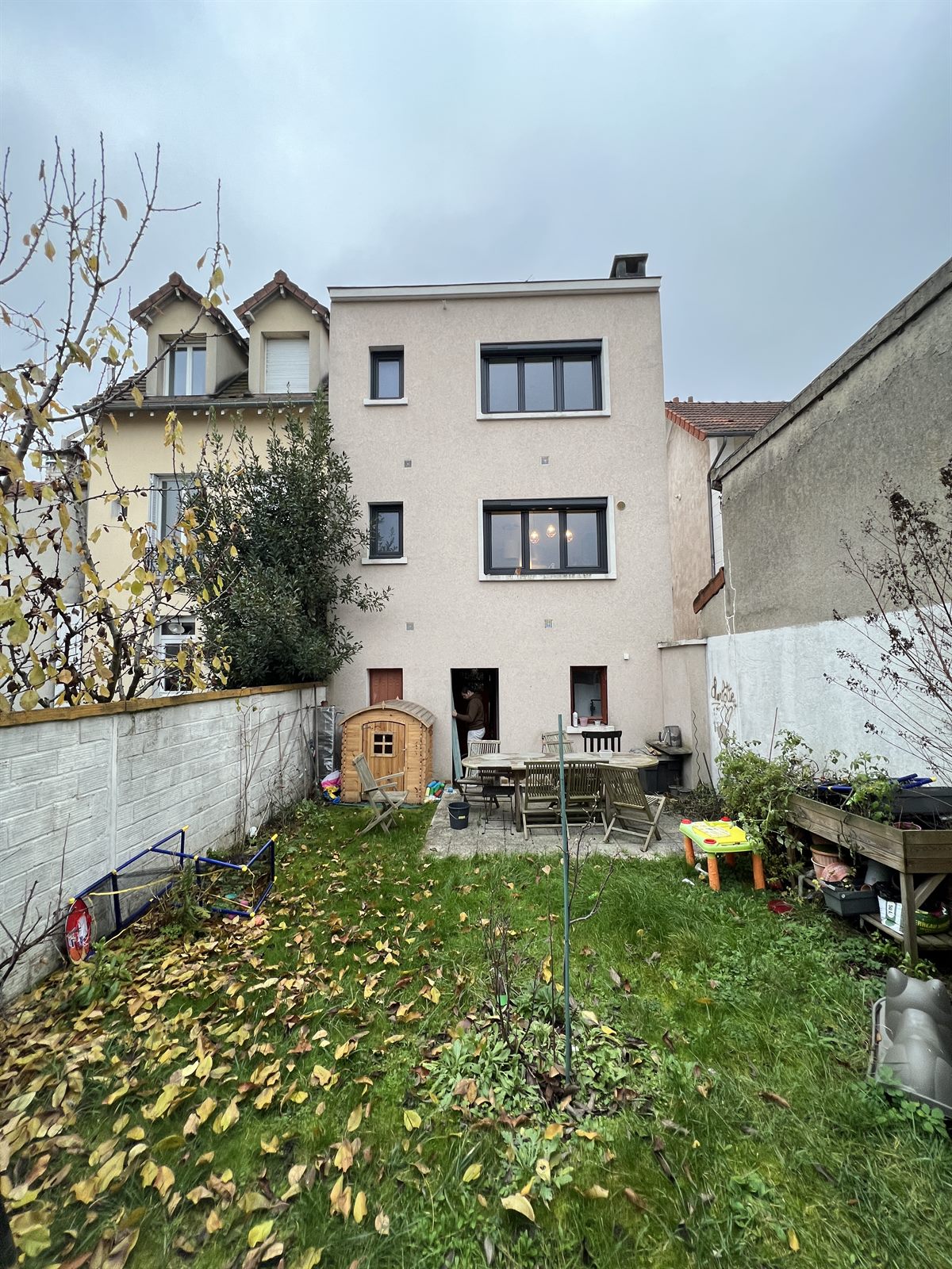 La maison existante, façade sur jardin
