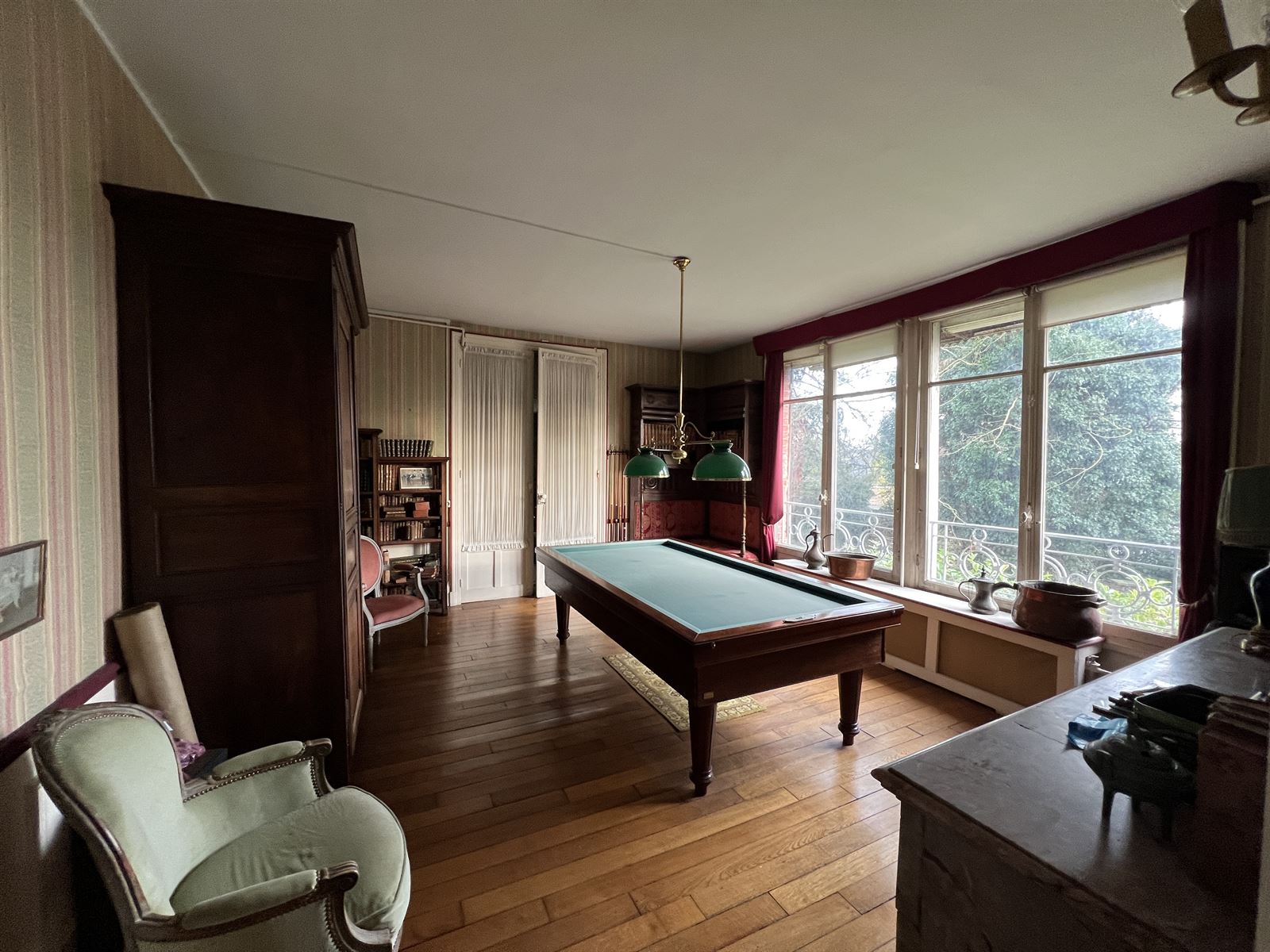 Salle de jeux et accès au jardin
