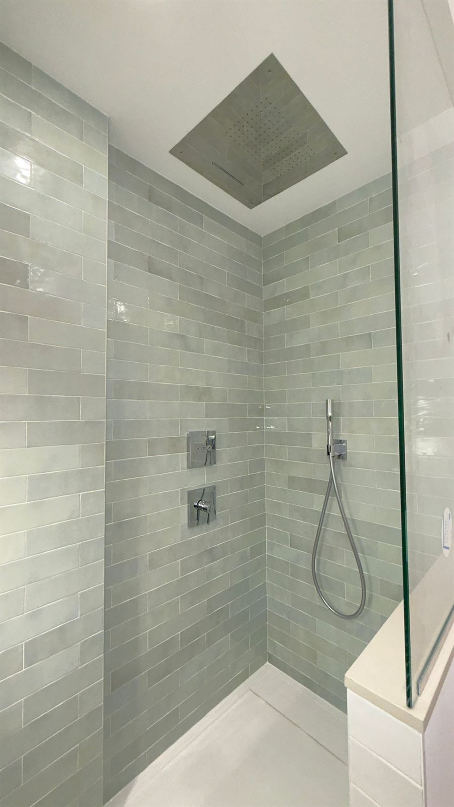 Douche carrelée